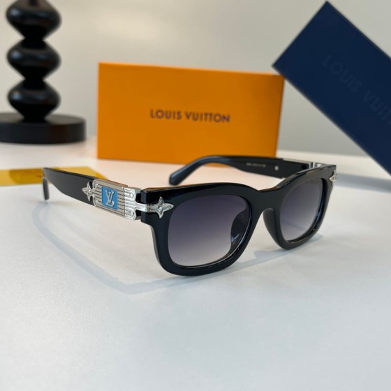 LV Square Gradient Sunglasses (Black)